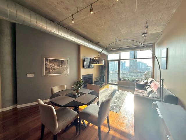 125 E 13th Street 909, Chicago, IL 60605