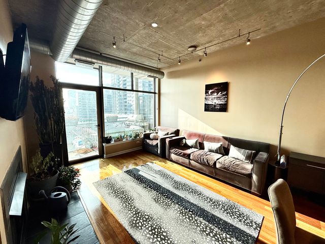 125 E 13th Street 909, Chicago, IL 60605