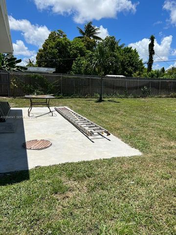 2471 Dewey Street, Hollywood, FL 33020