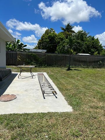 2471 Dewey Street, Hollywood, FL 33020