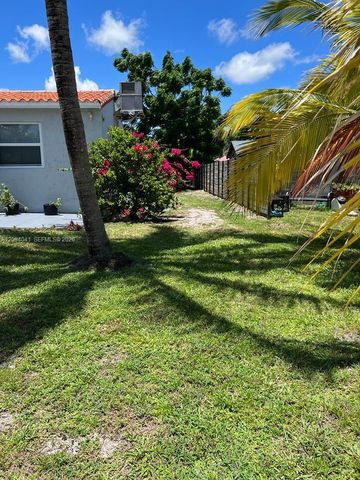 2471 Dewey Street, Hollywood, FL 33020