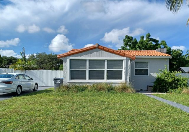 2471 Dewey Street, Hollywood, FL 33020