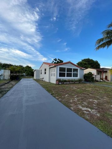 2471 Dewey Street, Hollywood, FL 33020