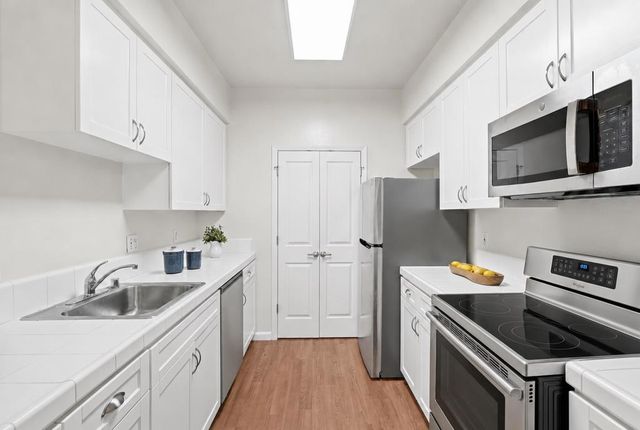 1982 W Bayshore Road 214, East Palo Alto, CA 94303