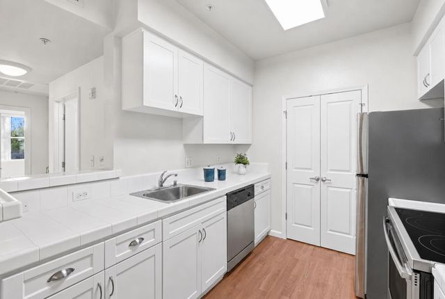 1982 W Bayshore Road 214, East Palo Alto, CA 94303