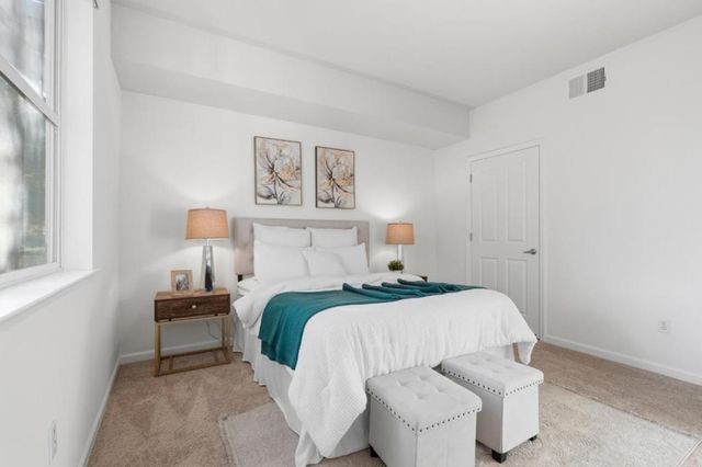 1982 W Bayshore Road 214, East Palo Alto, CA 94303