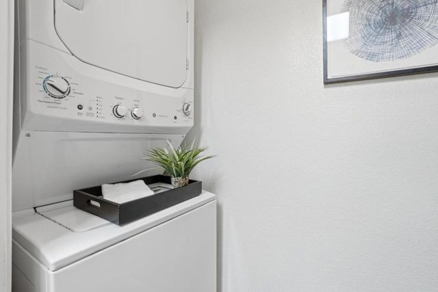 1982 W Bayshore Road 214, East Palo Alto, CA 94303