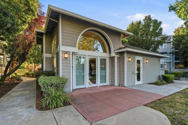 1982 W Bayshore Road 214, East Palo Alto, CA 94303