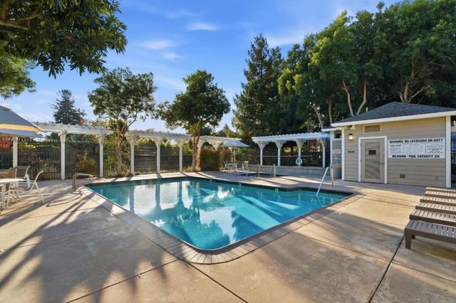 1982 W Bayshore Road 214, East Palo Alto, CA 94303