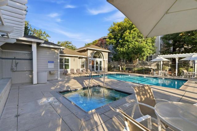 1982 W Bayshore Road 214, East Palo Alto, CA 94303