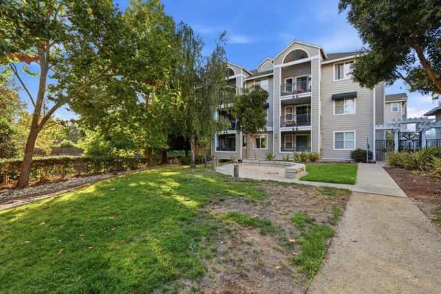 1982 W Bayshore Road 214, East Palo Alto, CA 94303