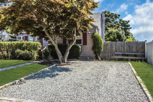 9 Kays Court, North Babylon, NY 11703