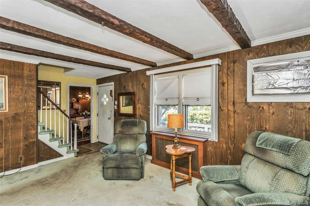 9 Kays Court, North Babylon, NY 11703
