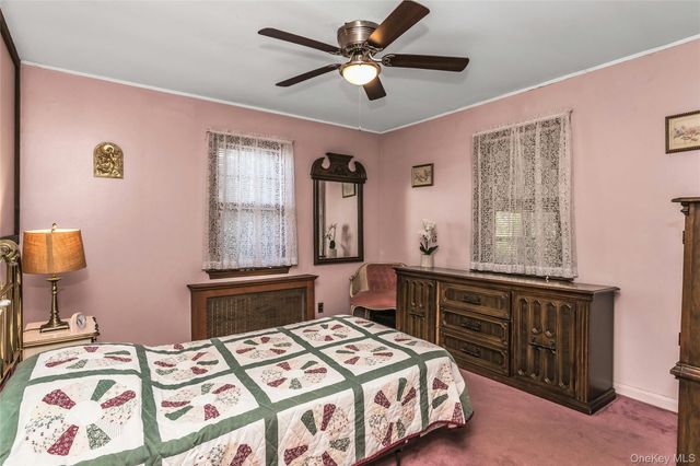 9 Kays Court, North Babylon, NY 11703