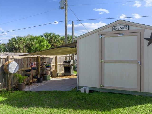 542 Mimosa St SW, Palm Bay, FL 32908