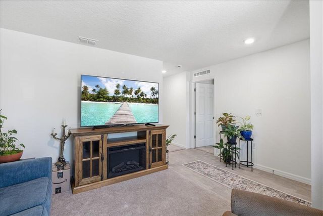 542 Mimosa St SW, Palm Bay, FL 32908