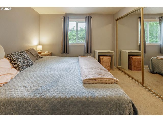 1729 Se 160TH Ave, Portland, OR 97233