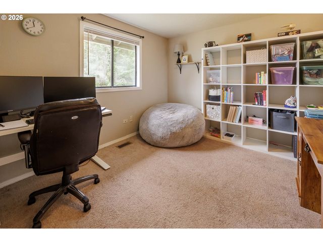 1729 Se 160TH Ave, Portland, OR 97233