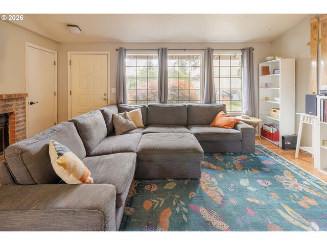 1729 Se 160TH Ave, Portland, OR 97233