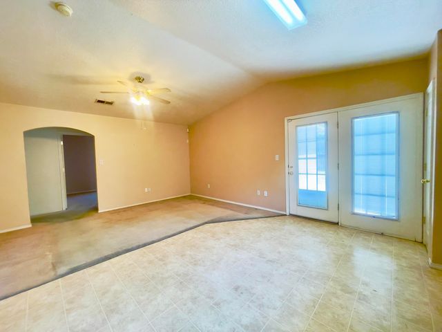 6419 Amberside Road NW, Albuquerque, NM 87120