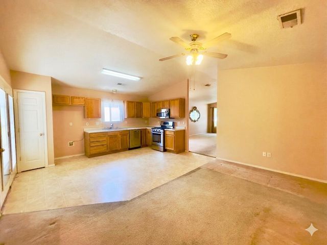 6419 Amberside Road NW, Albuquerque, NM 87120