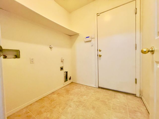 6419 Amberside Road NW, Albuquerque, NM 87120