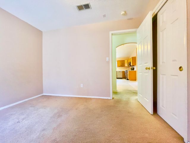 6419 Amberside Road NW, Albuquerque, NM 87120