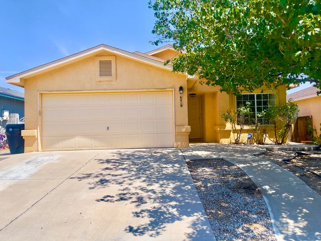 6419 Amberside Road NW, Albuquerque, NM 87120