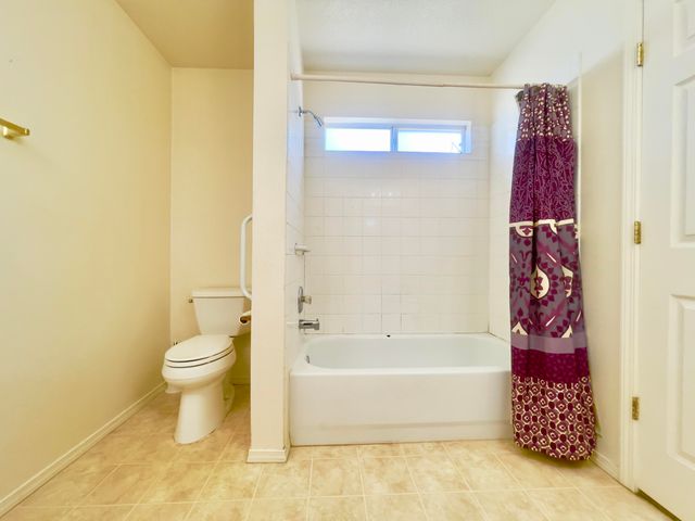6419 Amberside Road NW, Albuquerque, NM 87120