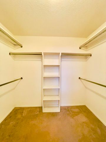 6419 Amberside Road NW, Albuquerque, NM 87120