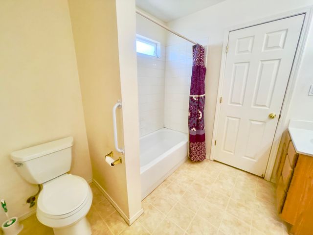 6419 Amberside Road NW, Albuquerque, NM 87120