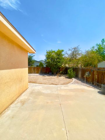 6419 Amberside Road NW, Albuquerque, NM 87120