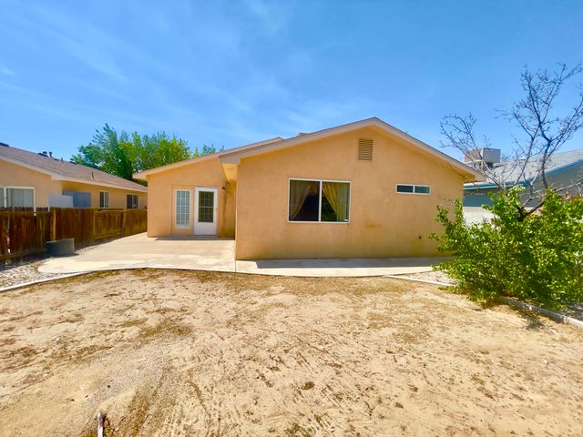 6419 Amberside Road NW, Albuquerque, NM 87120