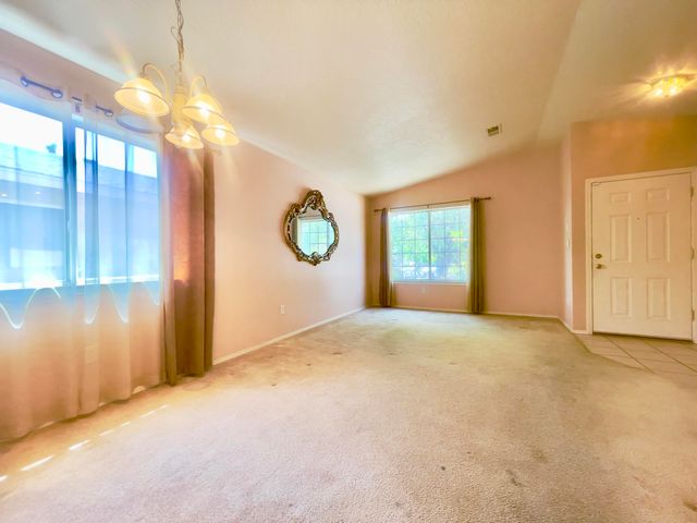 6419 Amberside Road NW, Albuquerque, NM 87120