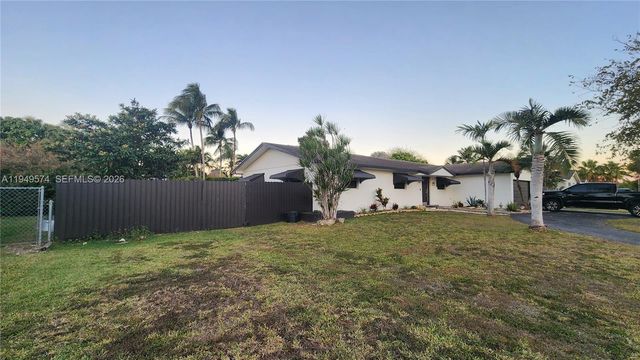 28500 SW 161st Ave, Homestead, FL 33033