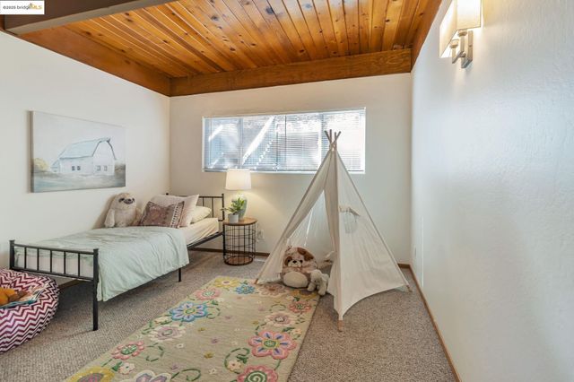 6335 Girvin Dr, Oakland, CA 94611