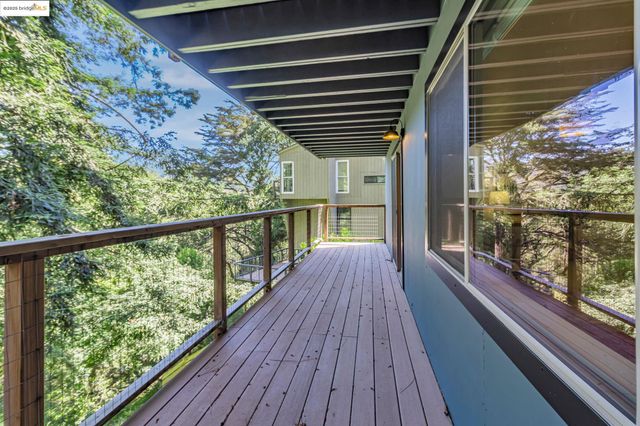 6335 Girvin Dr, Oakland, CA 94611