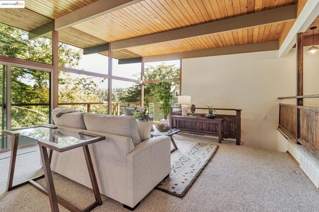 6335 Girvin Dr, Oakland, CA 94611