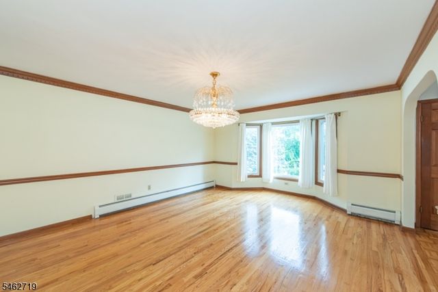 34 Silver Spring Ct, East Hanover Twp., NJ 07936