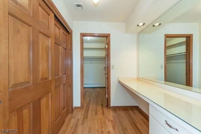 34 Silver Spring Ct, East Hanover Twp., NJ 07936