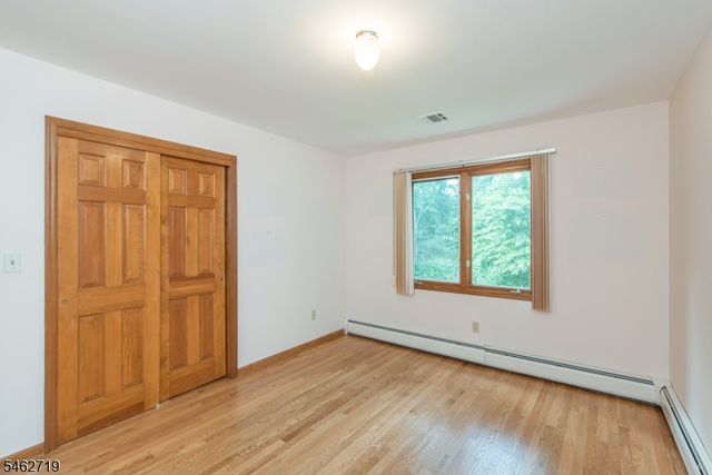 34 Silver Spring Ct, East Hanover Twp., NJ 07936