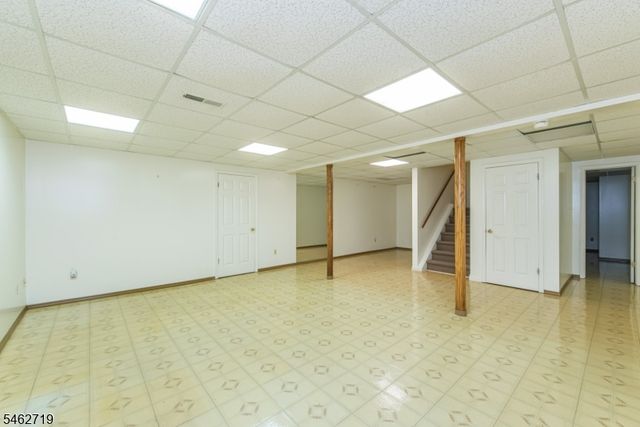 34 Silver Spring Ct, East Hanover Twp., NJ 07936