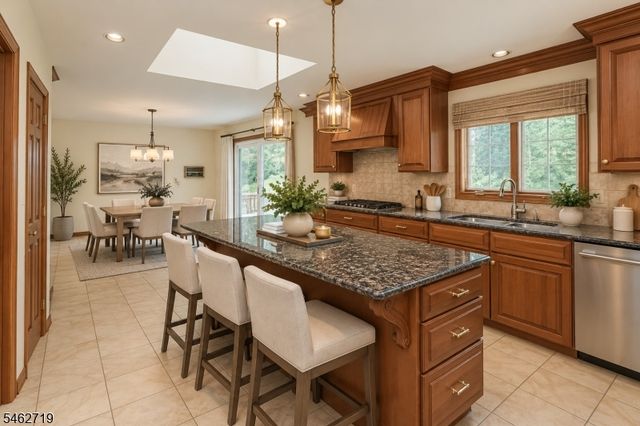 34 Silver Spring Ct, East Hanover Twp., NJ 07936