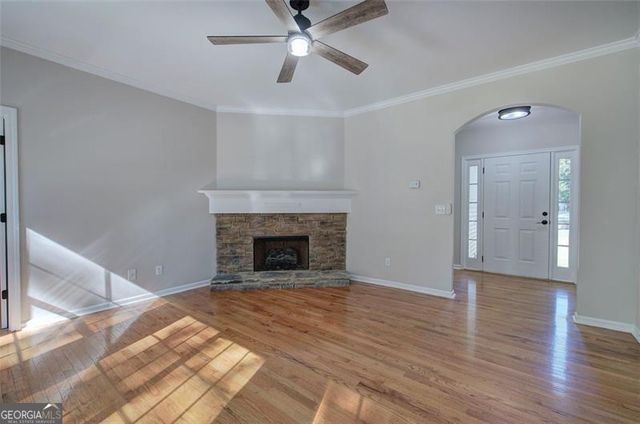 135 GREATWOOD Drive, White, GA 30184