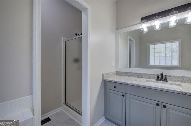 135 GREATWOOD Drive, White, GA 30184