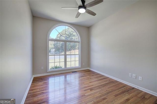 135 GREATWOOD Drive, White, GA 30184