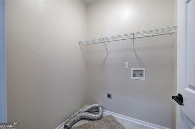 135 GREATWOOD Drive, White, GA 30184