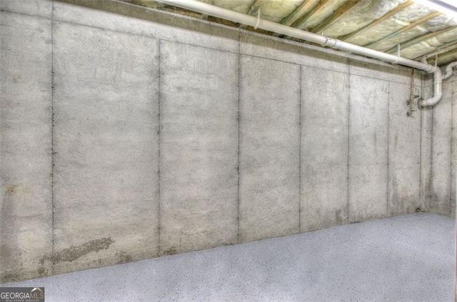 135 GREATWOOD Drive, White, GA 30184