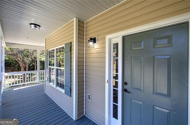 135 GREATWOOD Drive, White, GA 30184