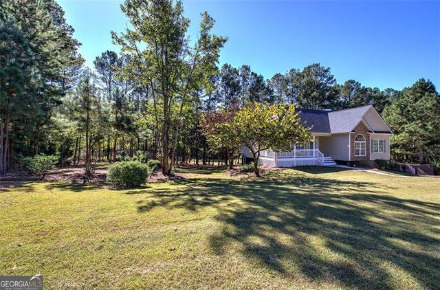 135 GREATWOOD Drive, White, GA 30184